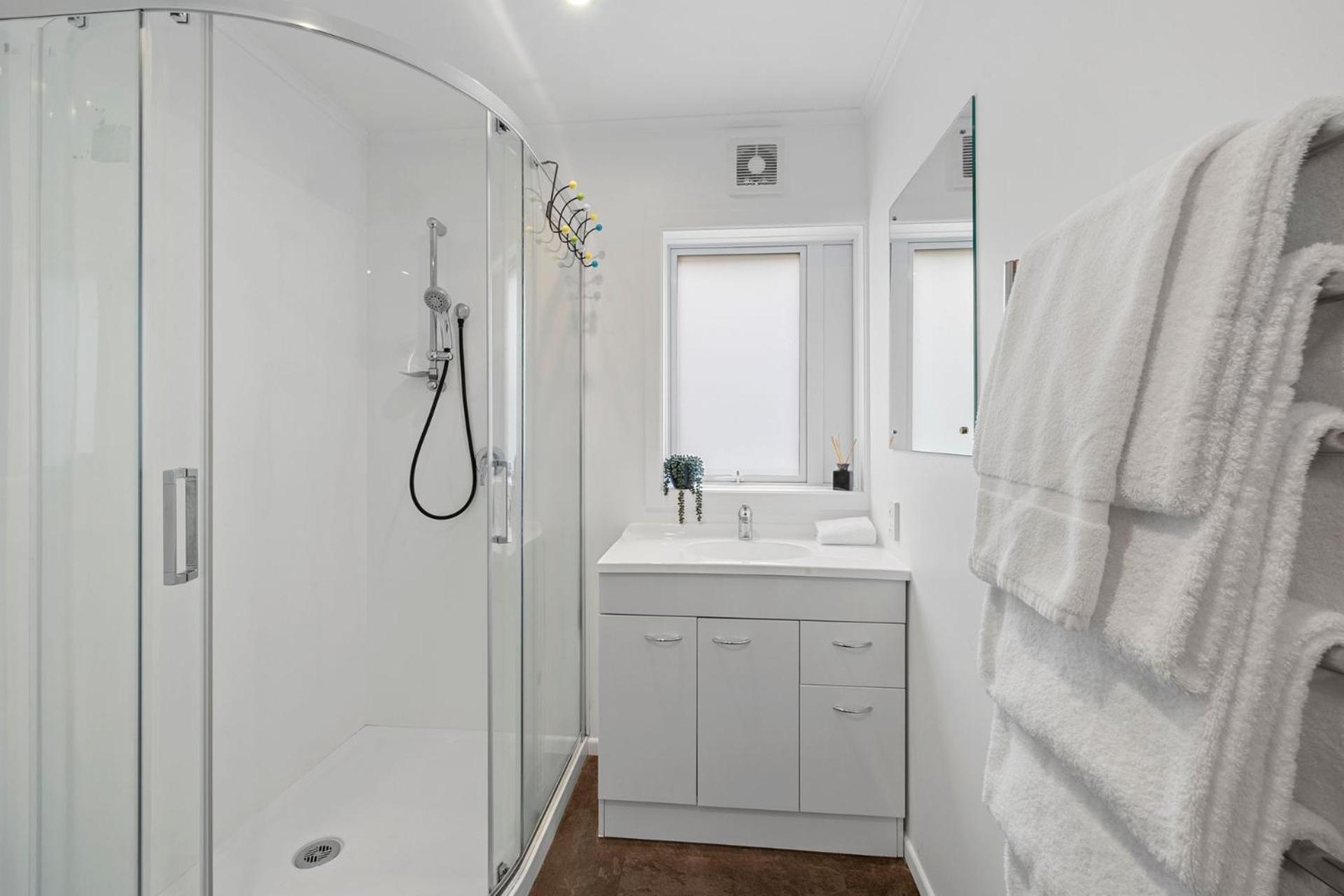 Wow On Wanaka Bay Apartment New Plymouth Exterior foto