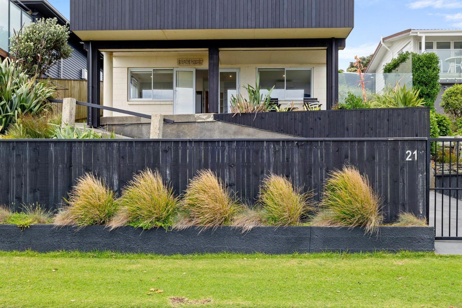 Wow On Wanaka Bay Apartment New Plymouth Exterior foto